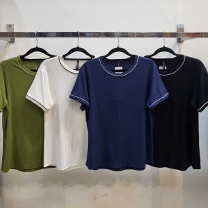 (PLUS) Blusa Canelado Liso com Vivo