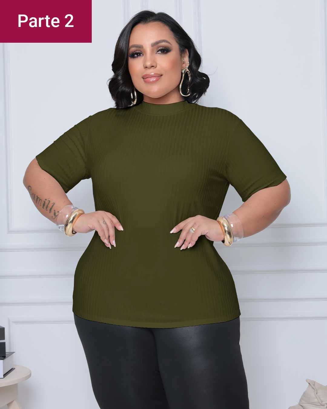 (PLUS) Blusa Canelado Liso Gola Alta (PLUS) Blusa Canelado Liso Gola Alta